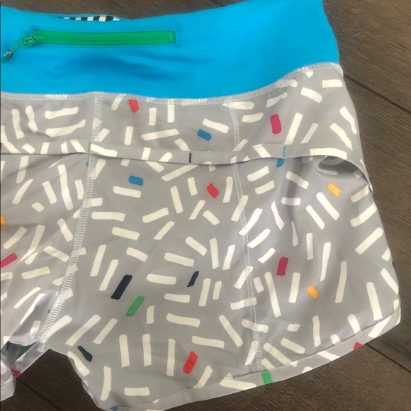 🍋 Lululemon Seawheeze Speed shorts Sz. 4 - Picture 6 of 6